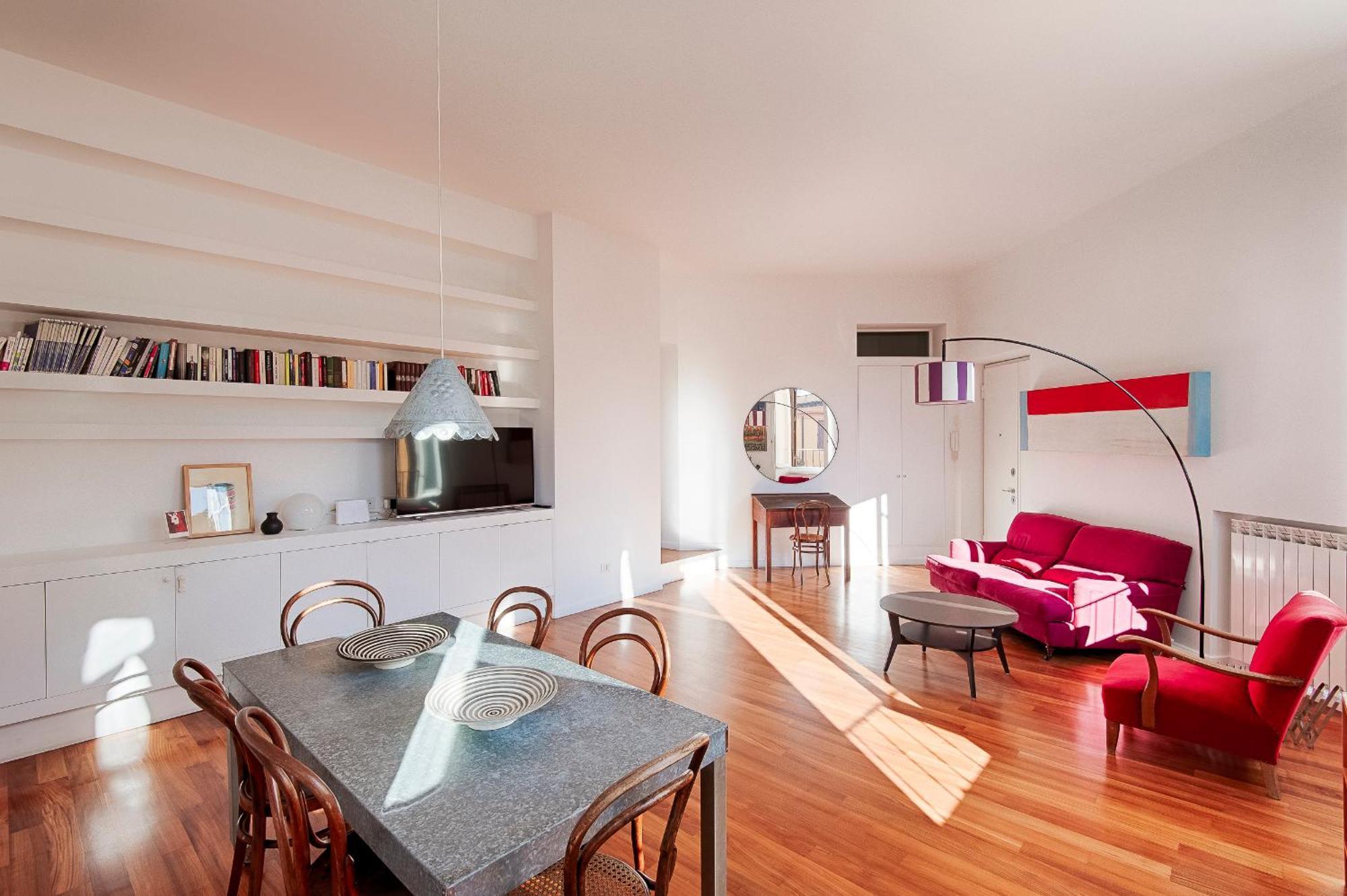 Luxury Auditorium Apartment *